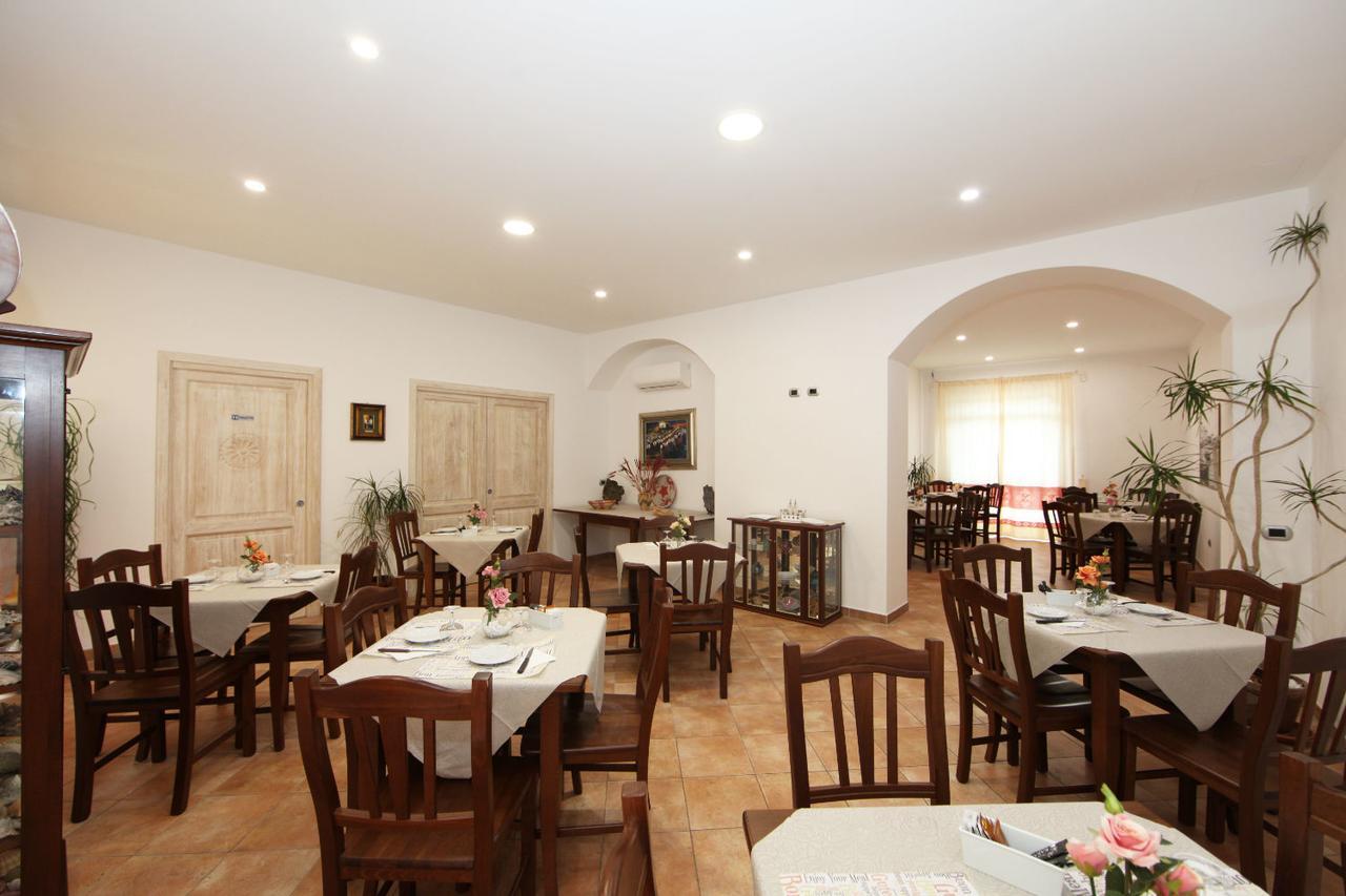 Guest House Villabianca La Maddalena  Ngoại thất bức ảnh