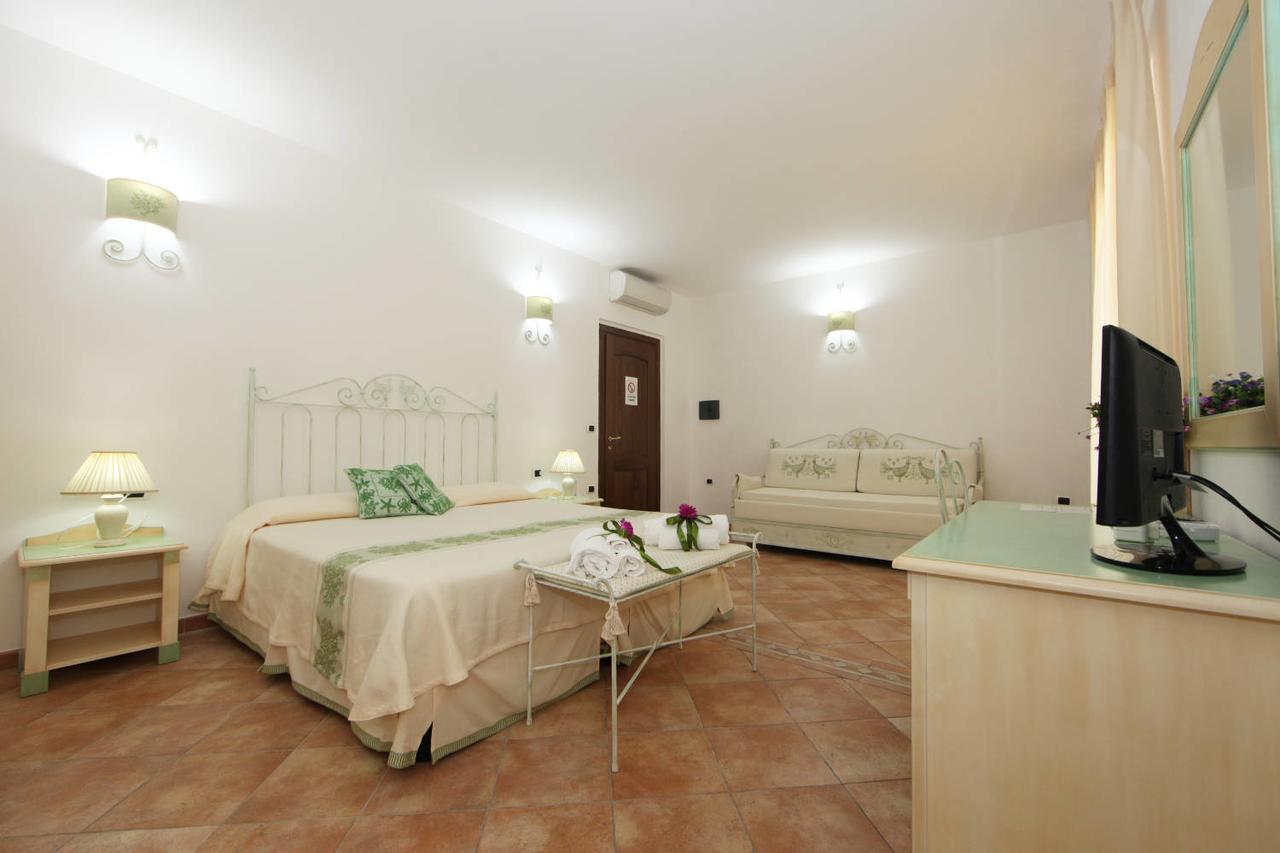 Guest House Villabianca La Maddalena  Ngoại thất bức ảnh