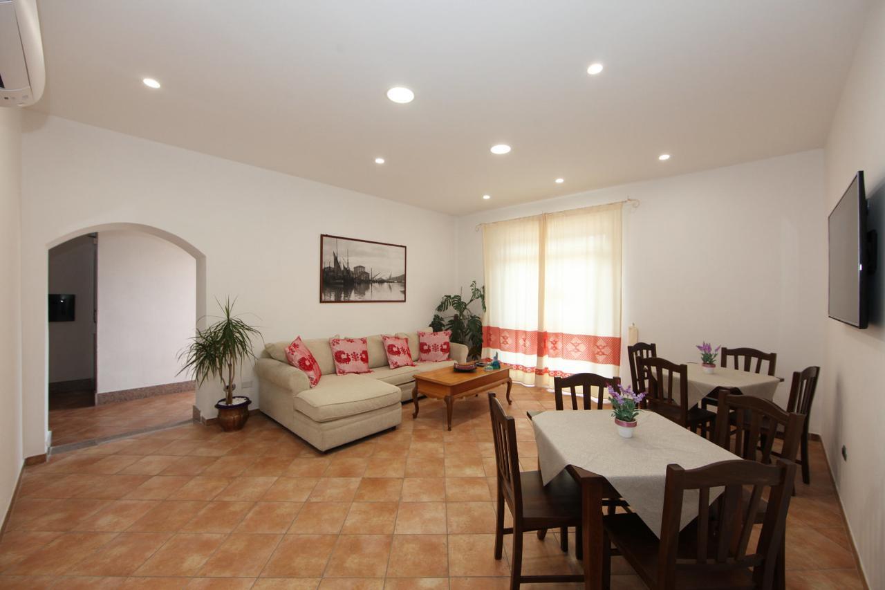 Guest House Villabianca La Maddalena  Ngoại thất bức ảnh