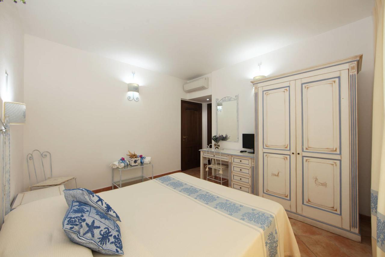 Guest House Villabianca La Maddalena  Ngoại thất bức ảnh