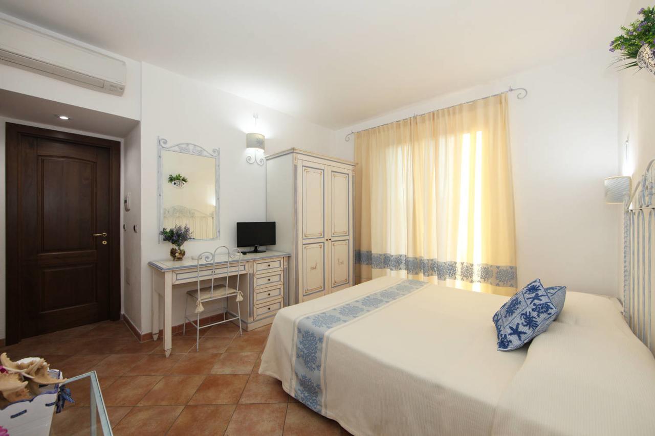 Guest House Villabianca La Maddalena  Ngoại thất bức ảnh