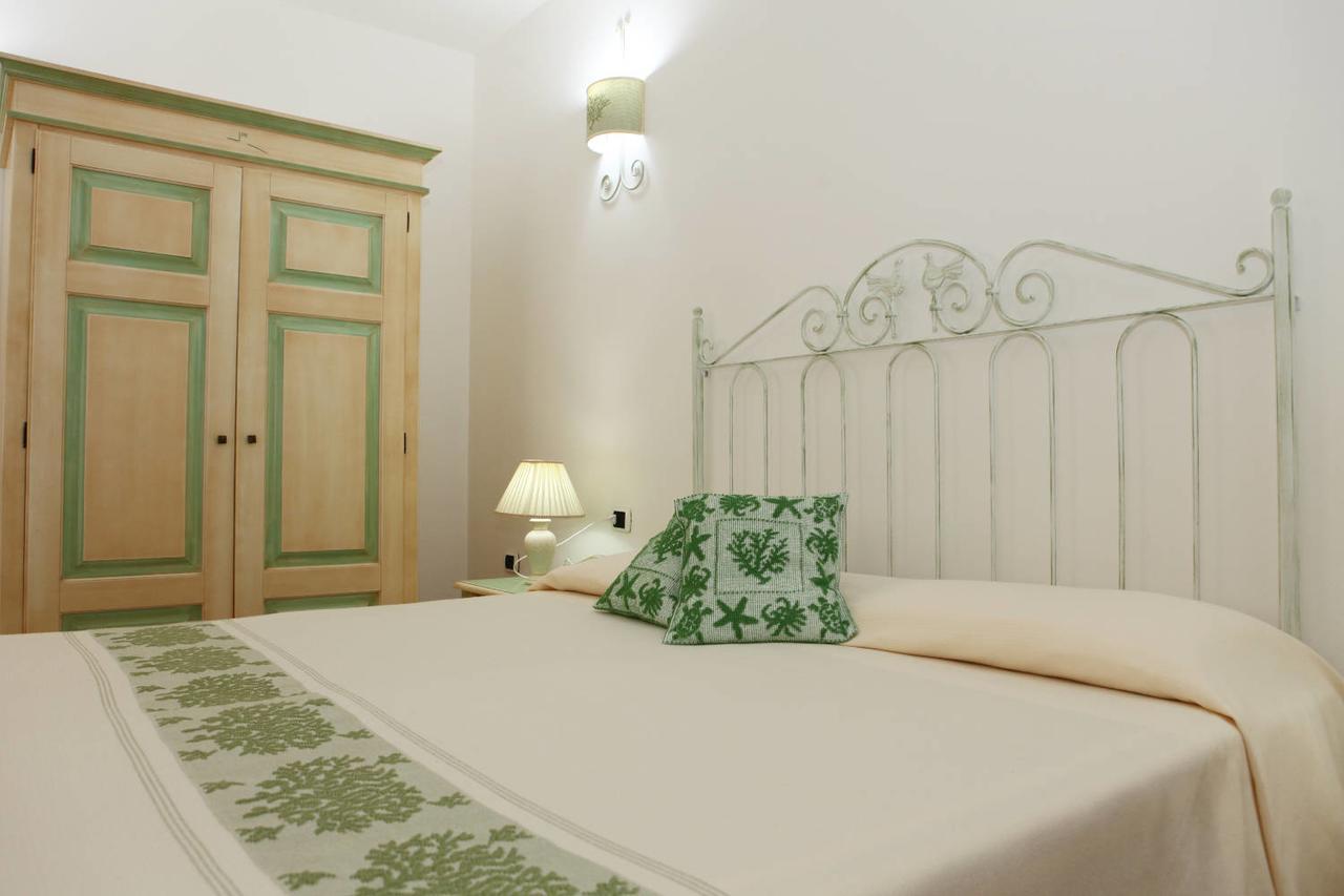 Guest House Villabianca La Maddalena  Ngoại thất bức ảnh