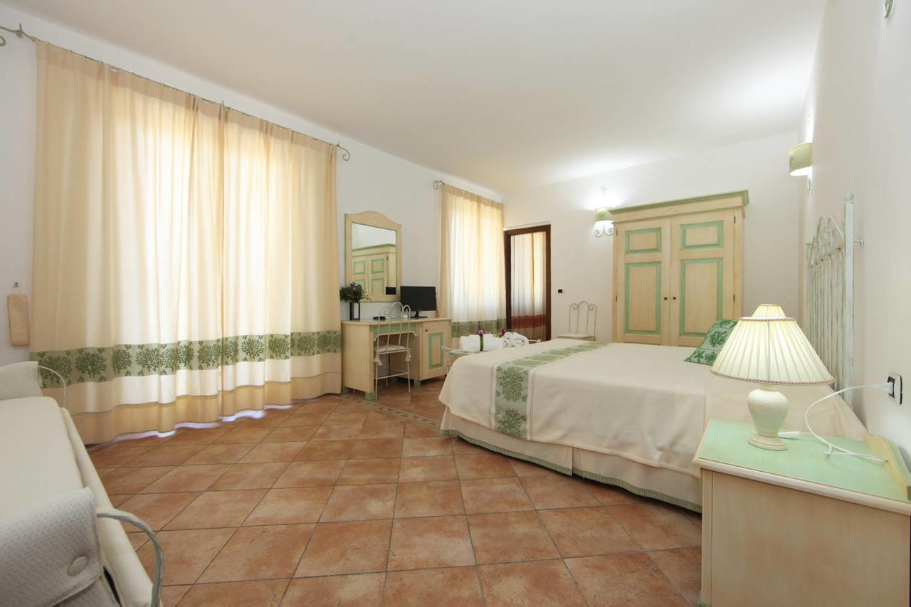Guest House Villabianca La Maddalena  Ngoại thất bức ảnh