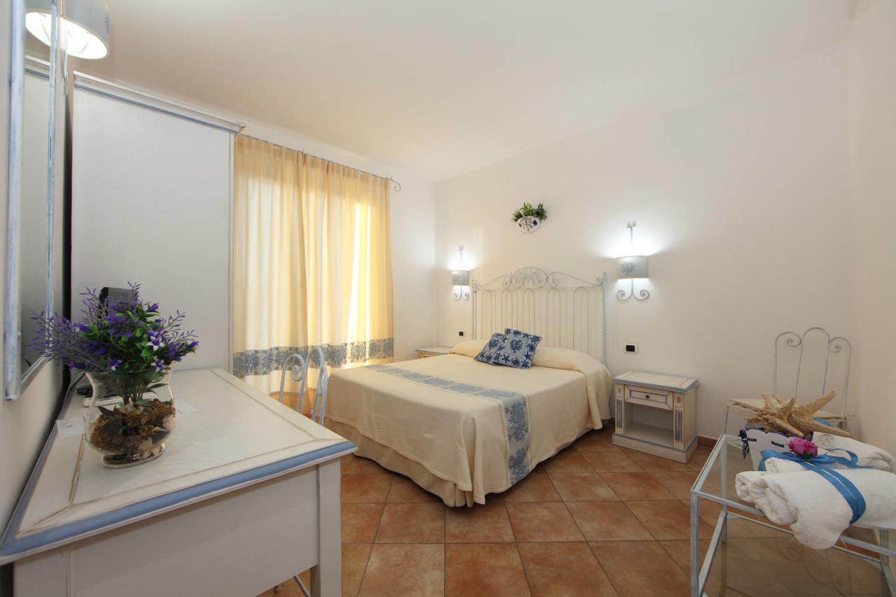 Guest House Villabianca La Maddalena  Ngoại thất bức ảnh