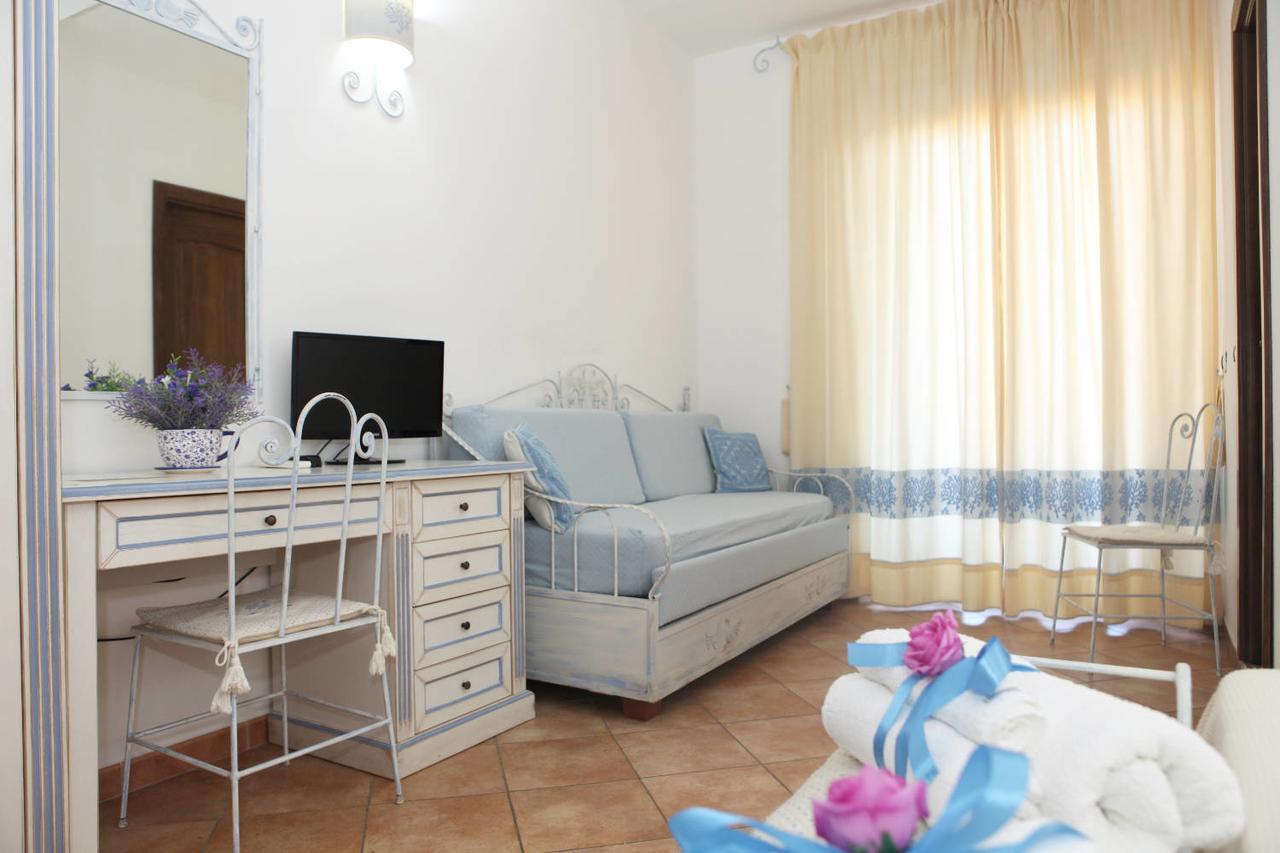 Guest House Villabianca La Maddalena  Ngoại thất bức ảnh