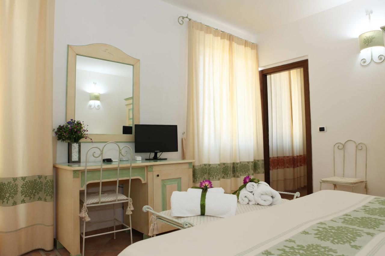 Guest House Villabianca La Maddalena  Ngoại thất bức ảnh