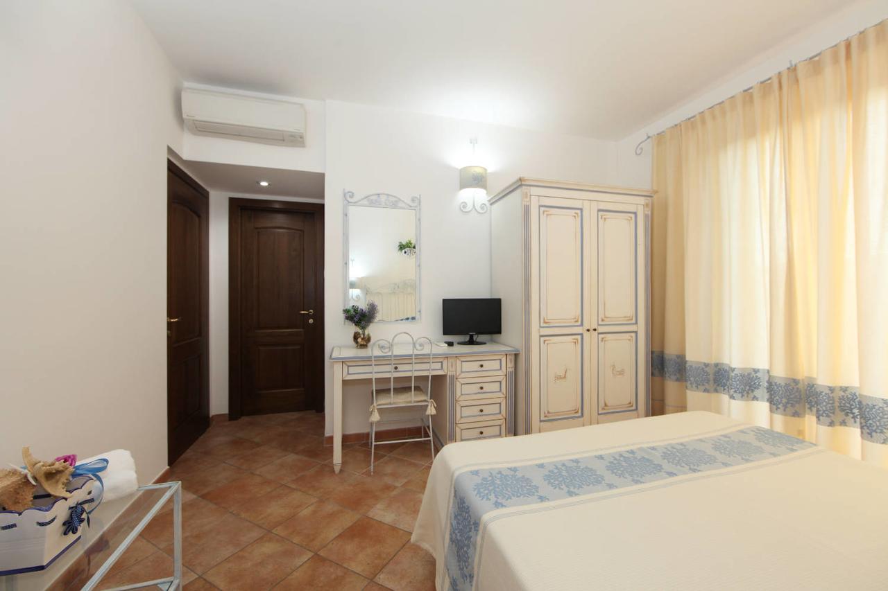 Guest House Villabianca La Maddalena  Ngoại thất bức ảnh