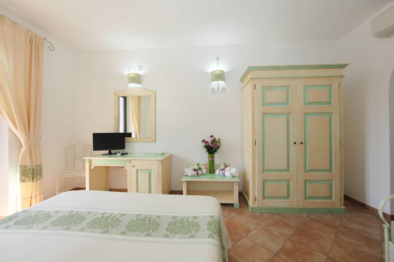 Guest House Villabianca La Maddalena  Ngoại thất bức ảnh