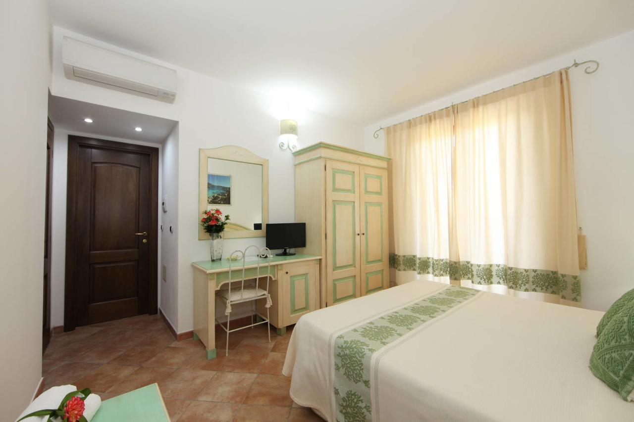 Guest House Villabianca La Maddalena  Ngoại thất bức ảnh