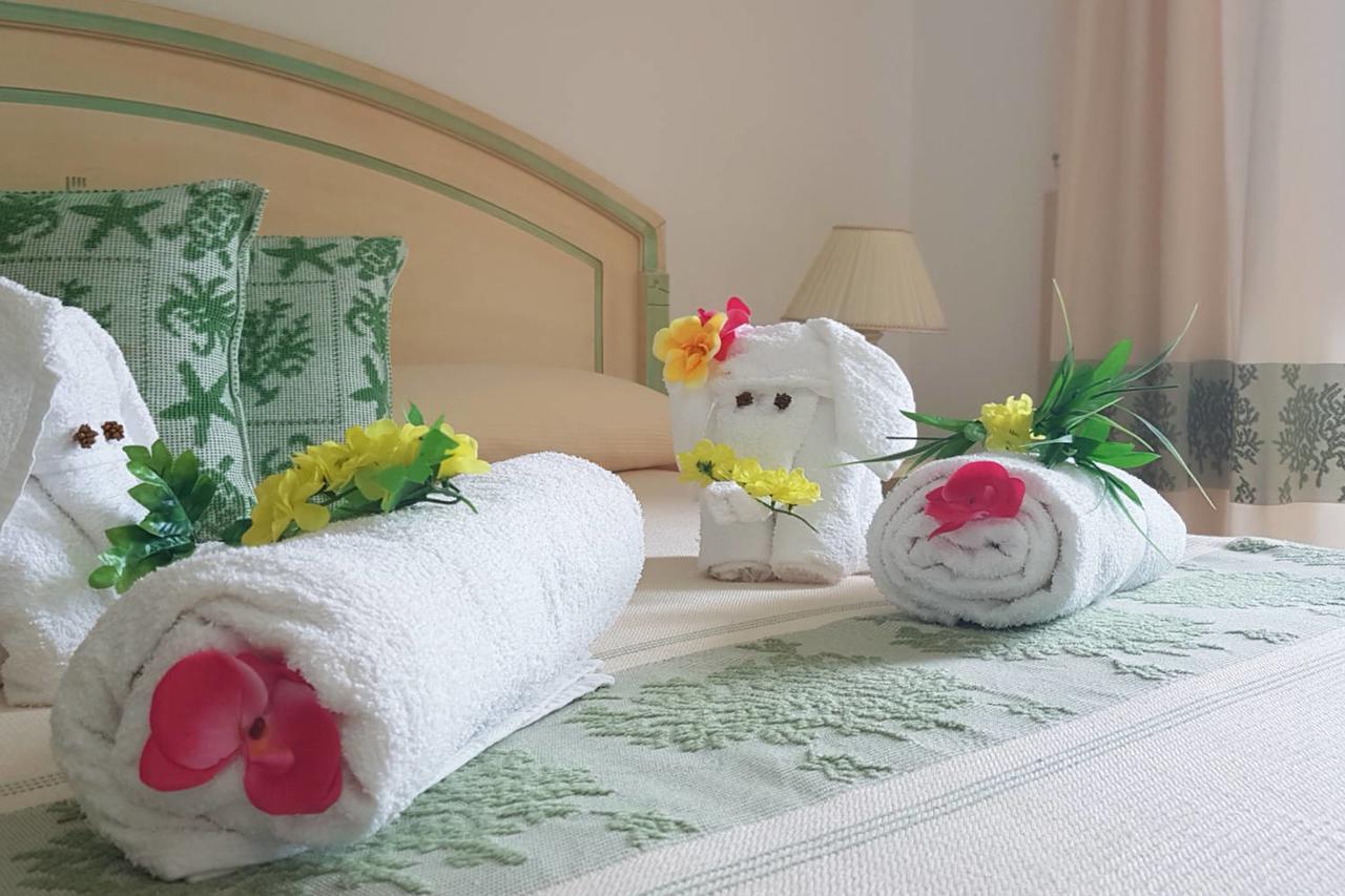 Guest House Villabianca La Maddalena  Ngoại thất bức ảnh